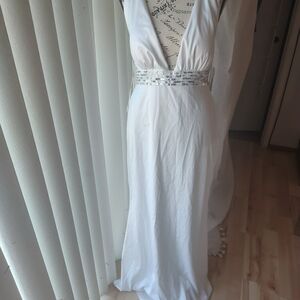 Jessica Simpson White Plunging V-Neck Wedding Dress with Sequin Waist